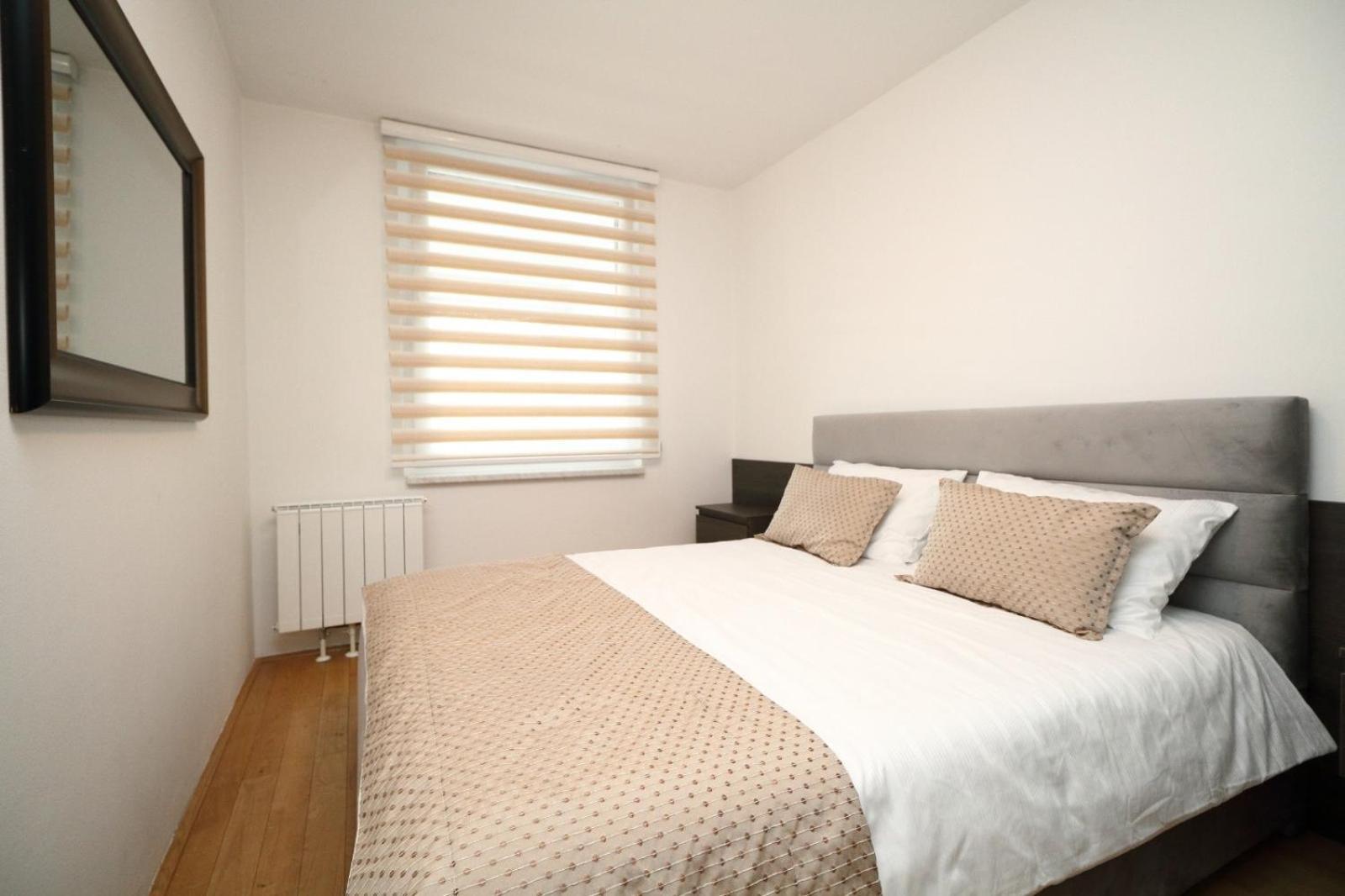 Franca A2-Parking Garage Apartment ซาราเยโว ภายนอก รูปภาพ