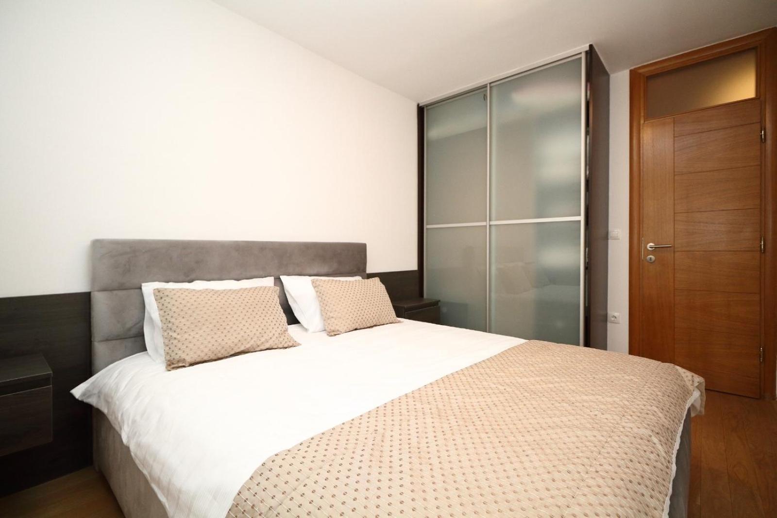 Franca A2-Parking Garage Apartment ซาราเยโว ภายนอก รูปภาพ