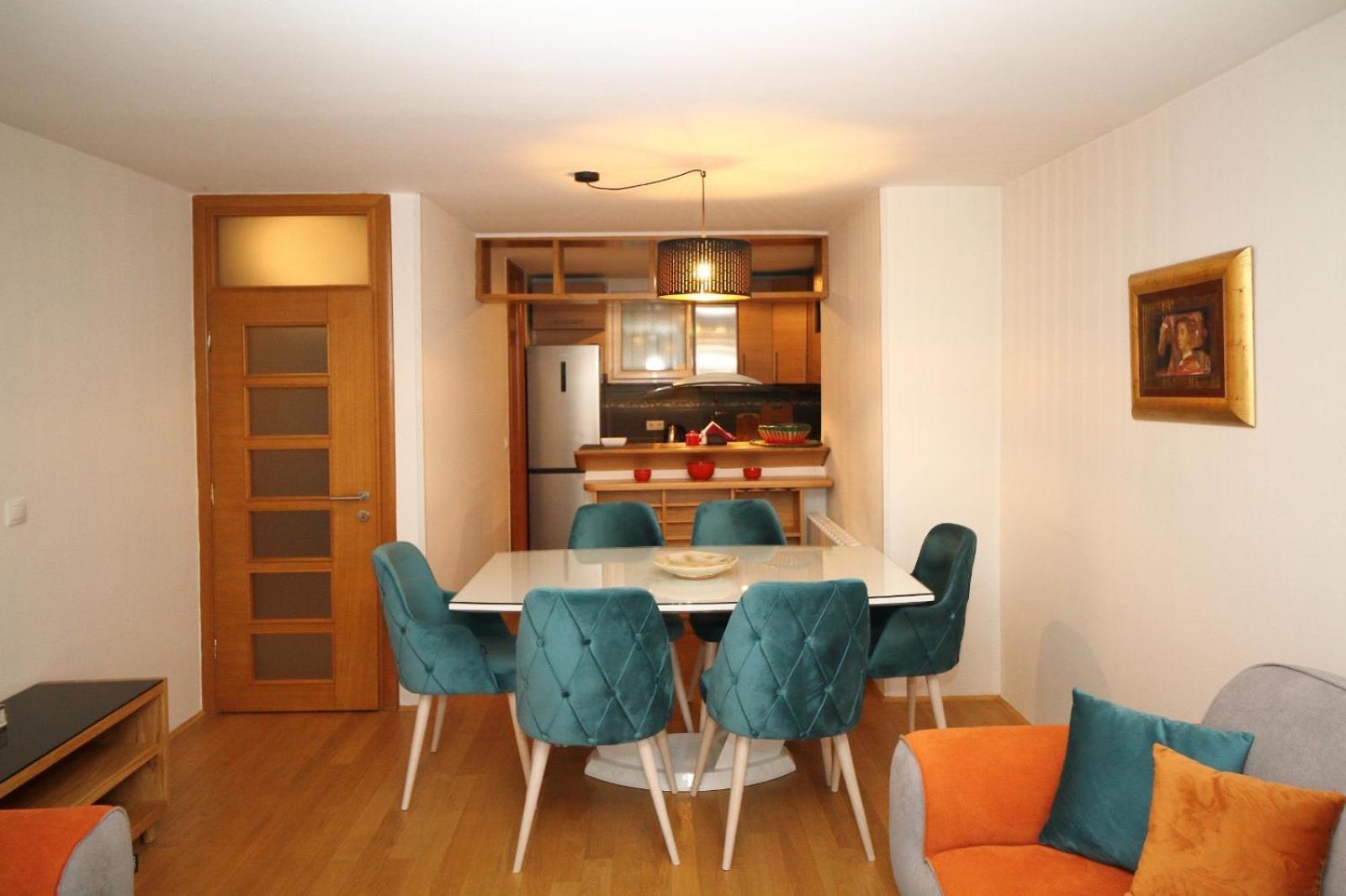 Franca A2-Parking Garage Apartment ซาราเยโว ภายนอก รูปภาพ