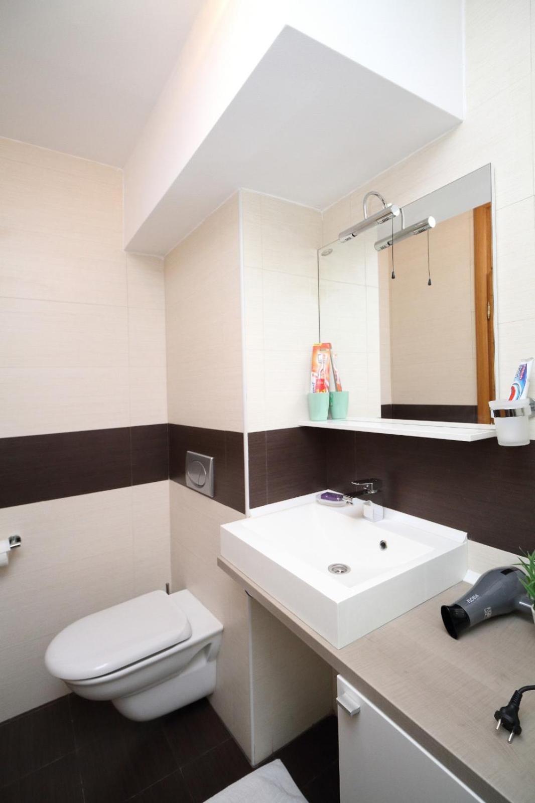 Franca A2-Parking Garage Apartment ซาราเยโว ภายนอก รูปภาพ